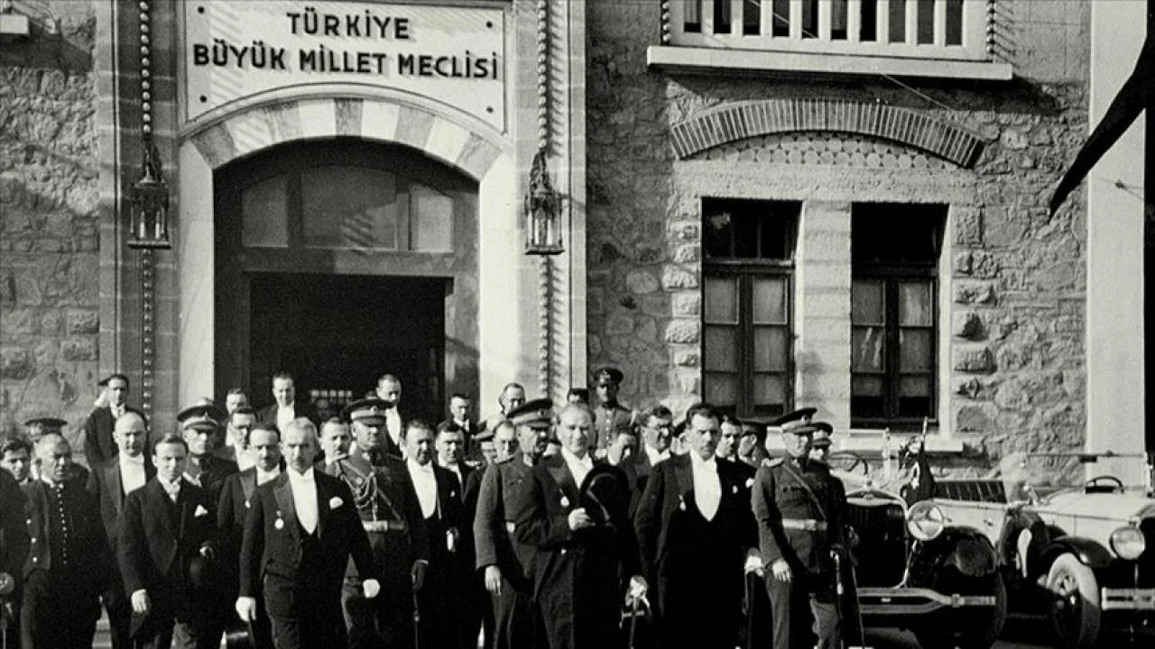 tbmm-ataturk-aa-1820546.webp